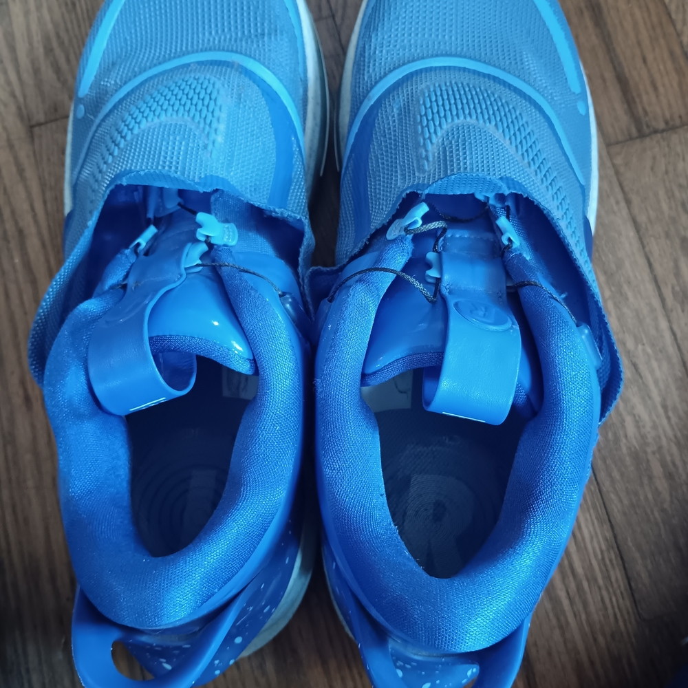 Blue Mesh Low-Top Sneakers for Running